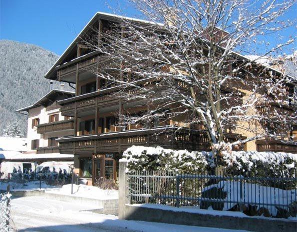 Hotel Binelli Pinzolo Luaran gambar
