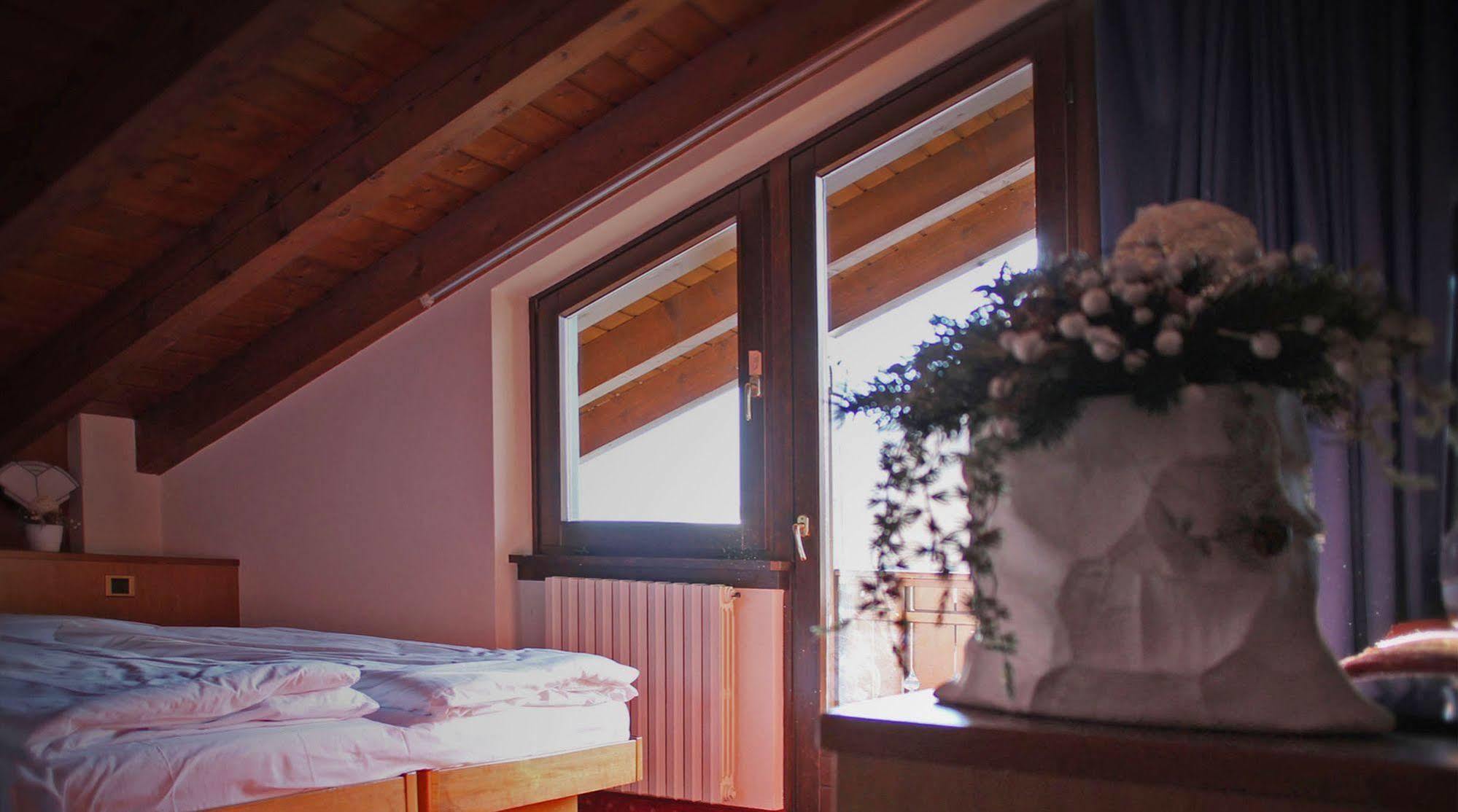 Hotel Binelli Pinzolo Luaran gambar